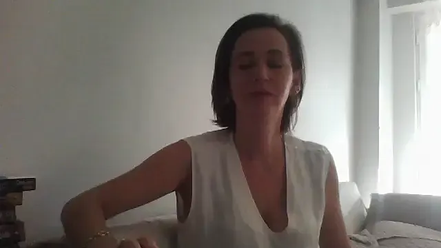 ArianaStarr's Thumb Image