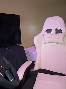 CrownedNyaries private show on Streamsexy