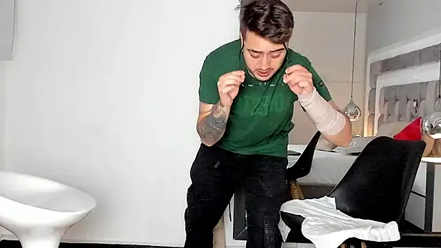 Ethan_Greys's Thumb Image