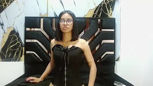 Miahotcs1's Thumb Image