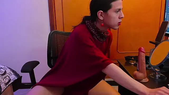 Petite-Goth's Thumb Image