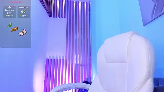RoxanaBorns_'s Thumb Image